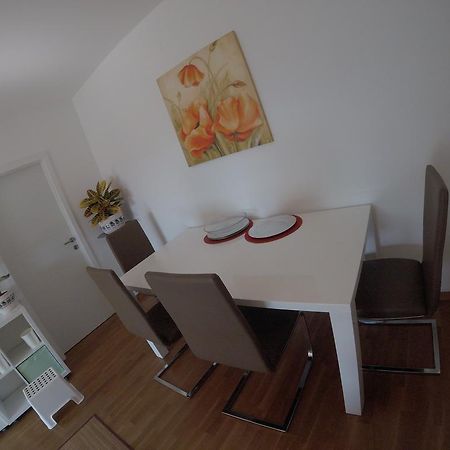 Panorama Apartment Zara Esterno foto