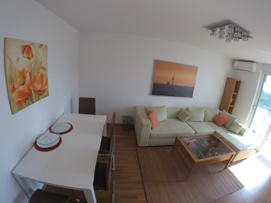Panorama Apartment Zara Esterno foto