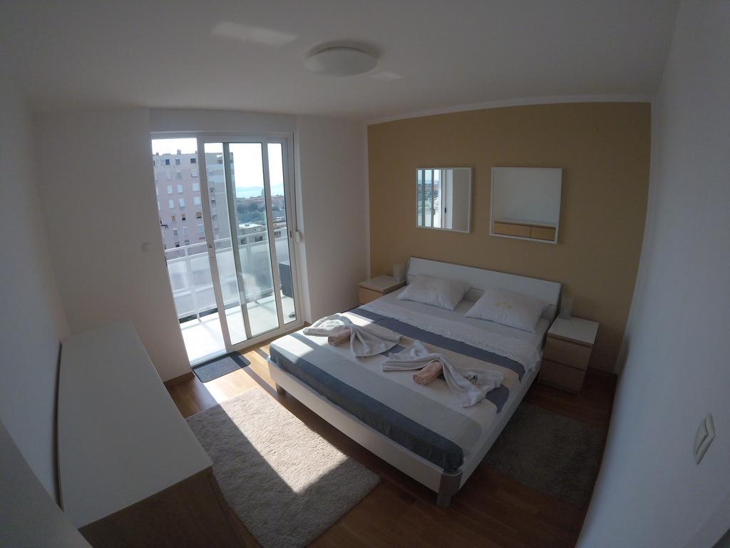 Panorama Apartment Zara Esterno foto