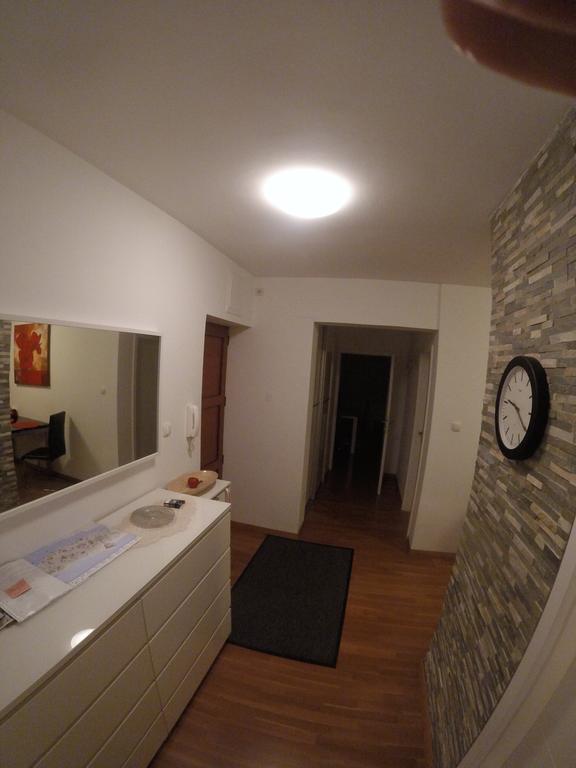 Panorama Apartment Zara Esterno foto