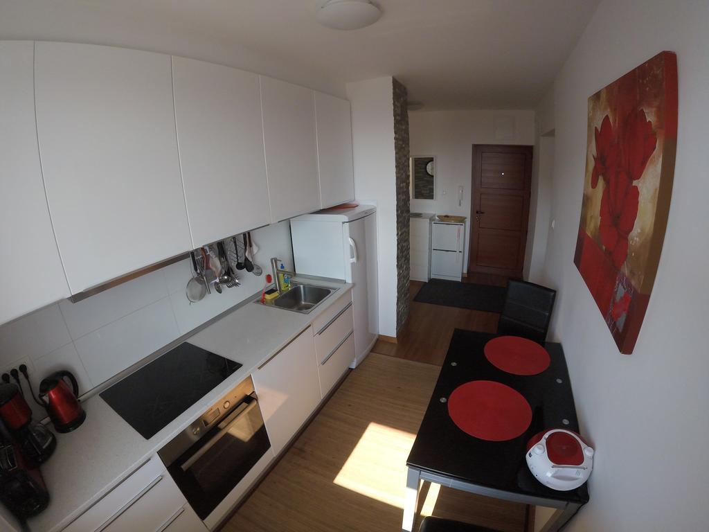 Panorama Apartment Zara Esterno foto
